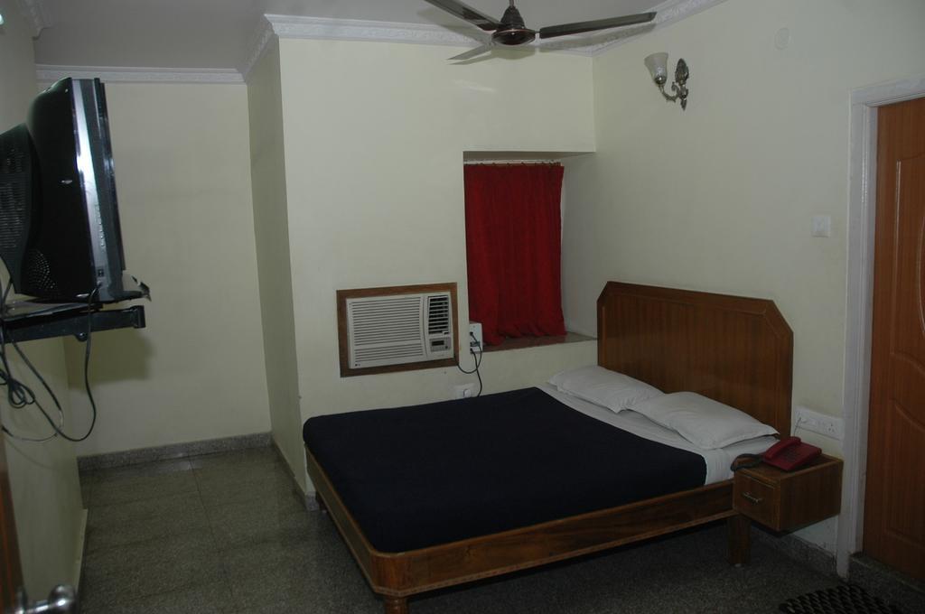 Hotel Vijayabhanu Visakhapatnam Room photo